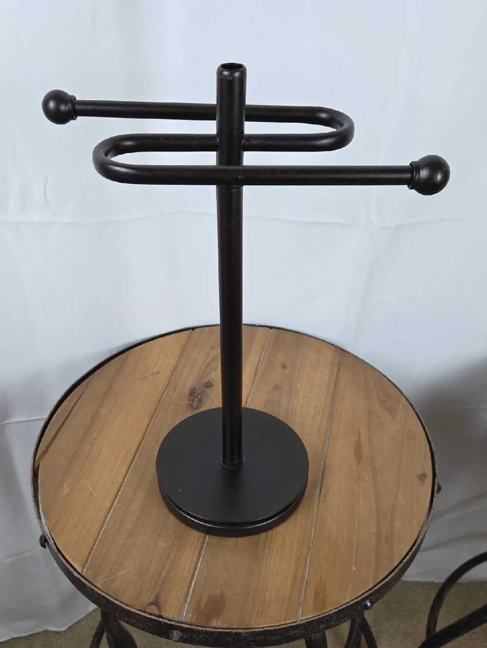 Bronze Metal Countertop Towel Holder Stand